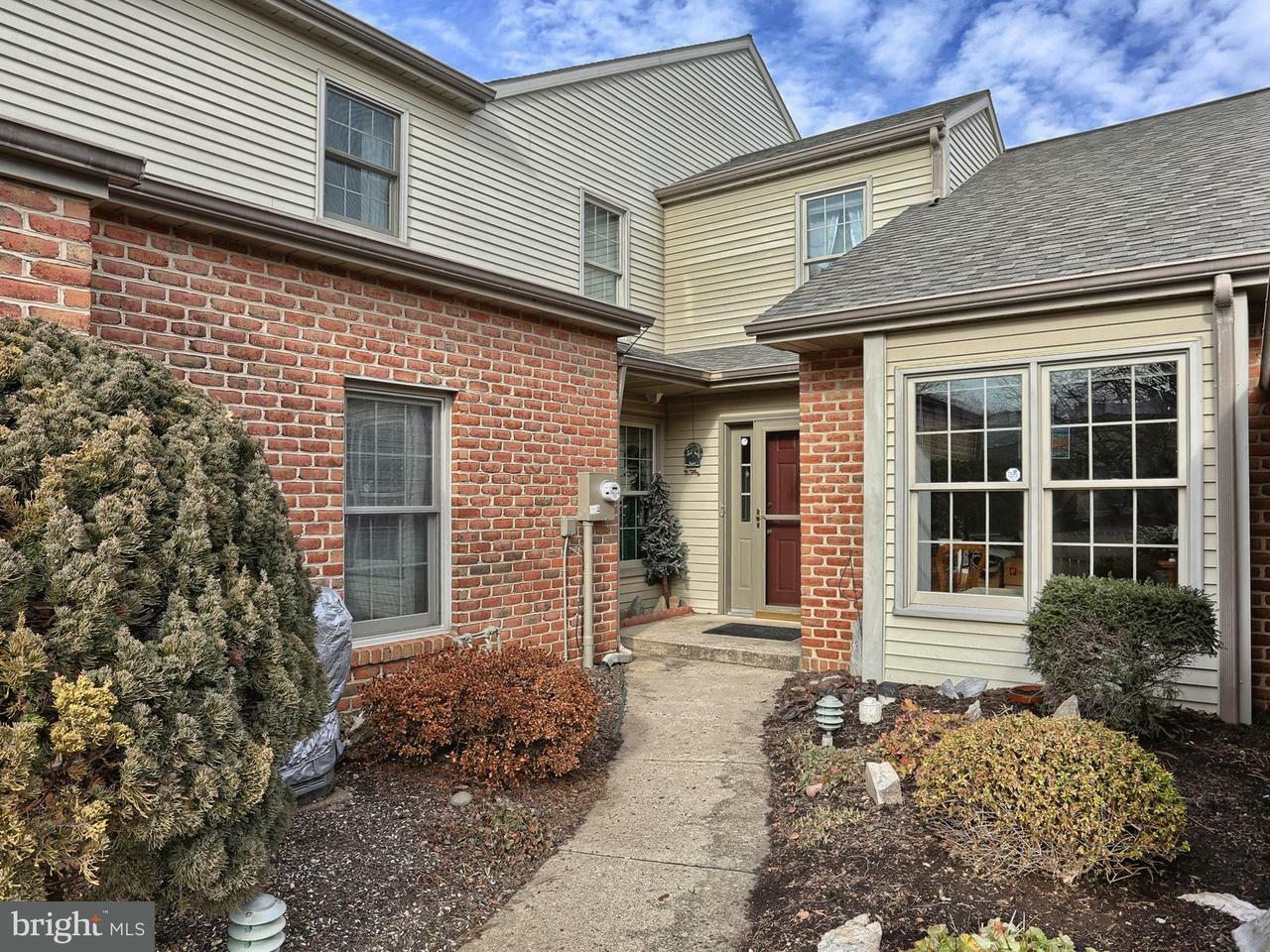 Property Photo:  81 Leearden Road  PA 17033 