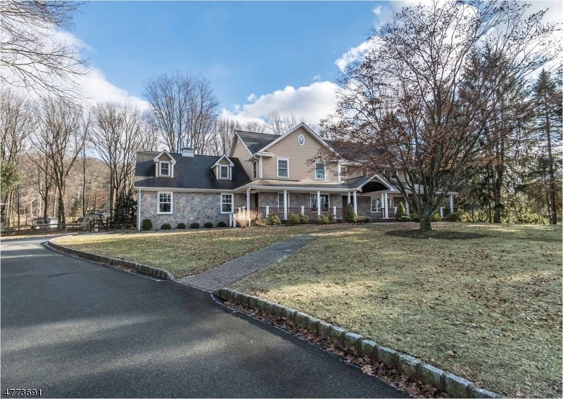Property Photo:  14 Echo Ln  NJ 07834 