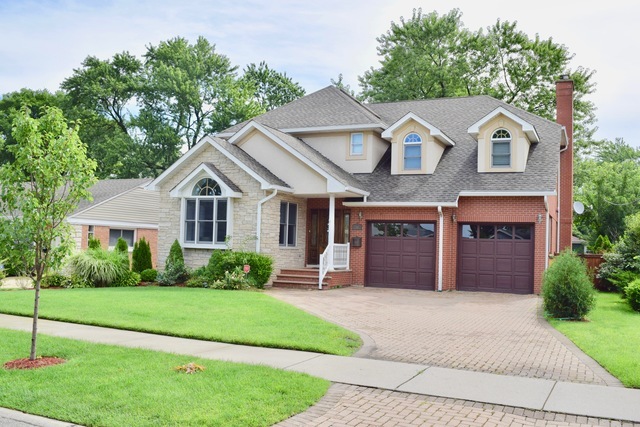 Property Photo: 707 Delphia Avenue IL 60068