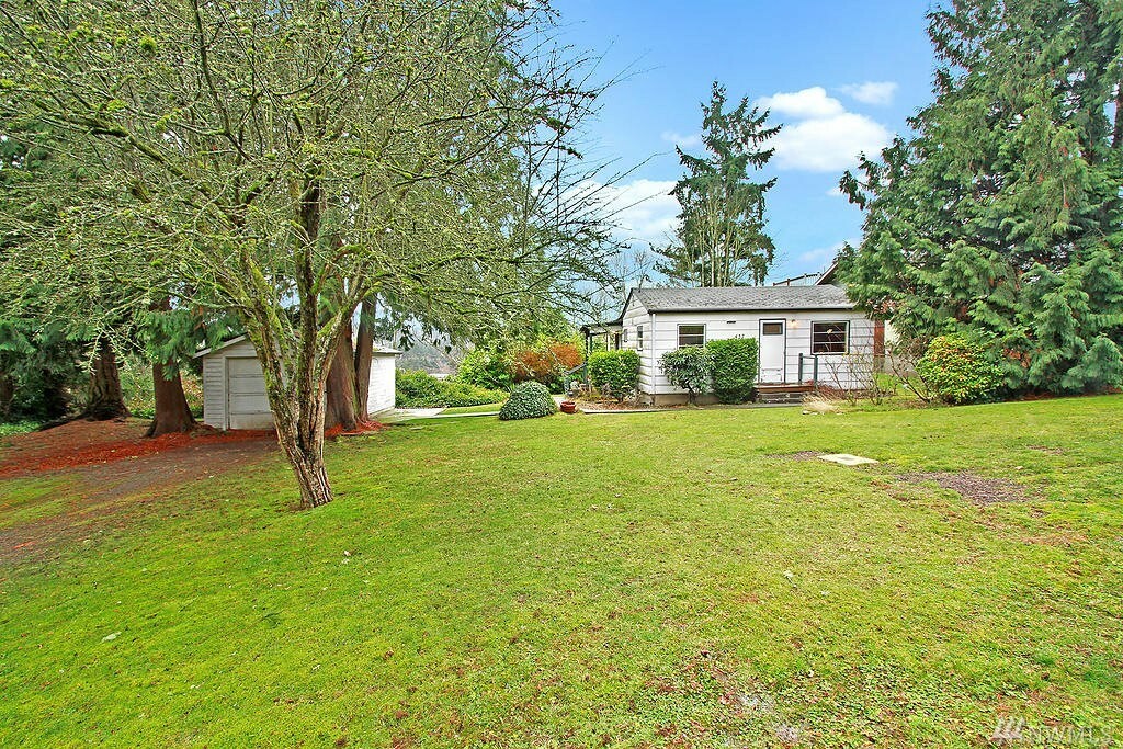 Property Photo: 6437 NE 182nd St WA 98028