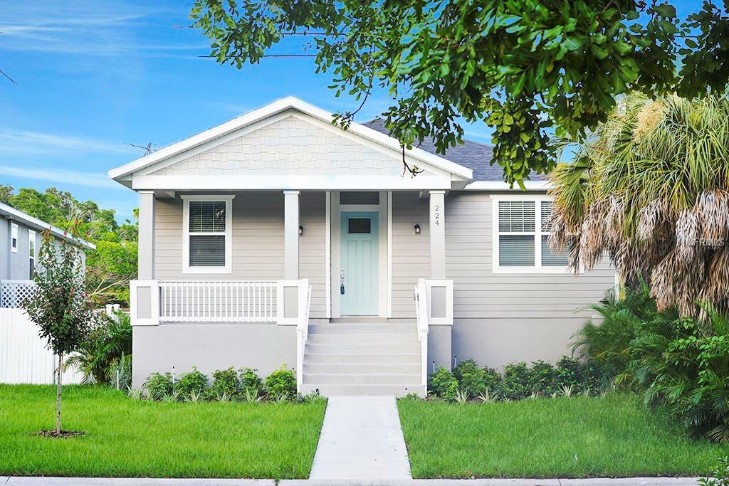 Property Photo: 224 Jefferson Circle NE FL 33702