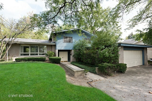 Property Photo:  1005 Forestway Drive  IL 60022 