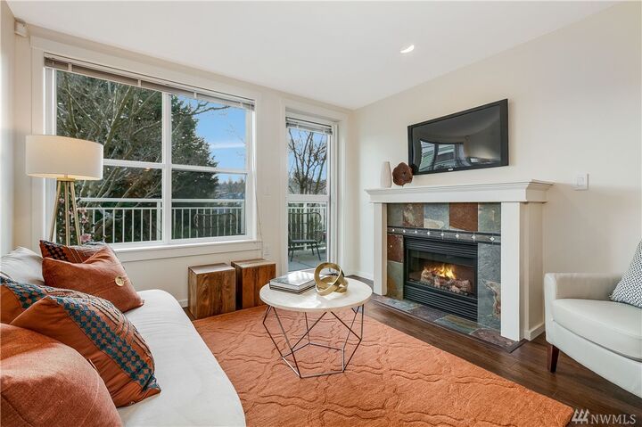 Property Photo:  2901 NE Blakeley St 103  WA 98105 