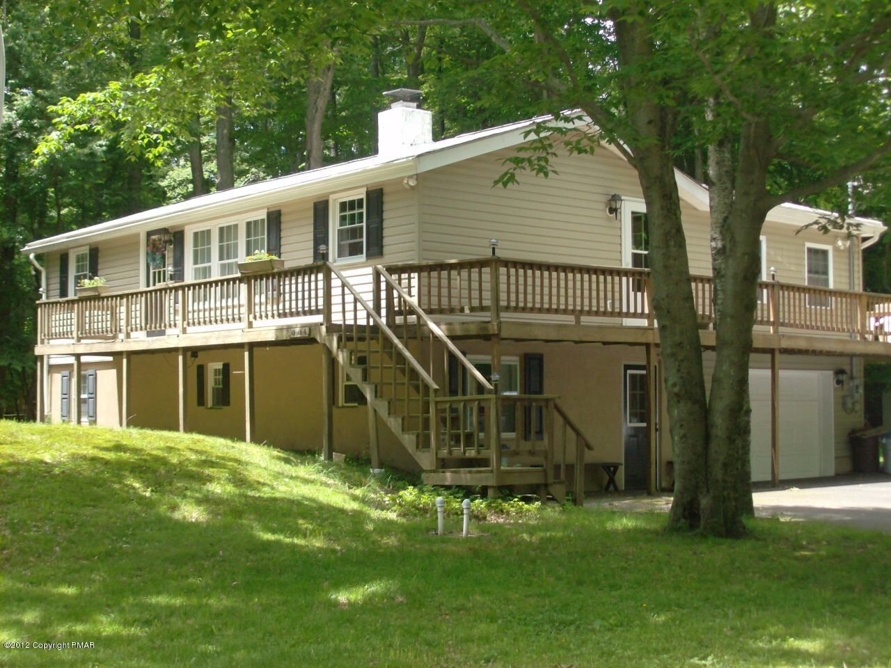 Property Photo: 19 Owassa Drive PA 18347