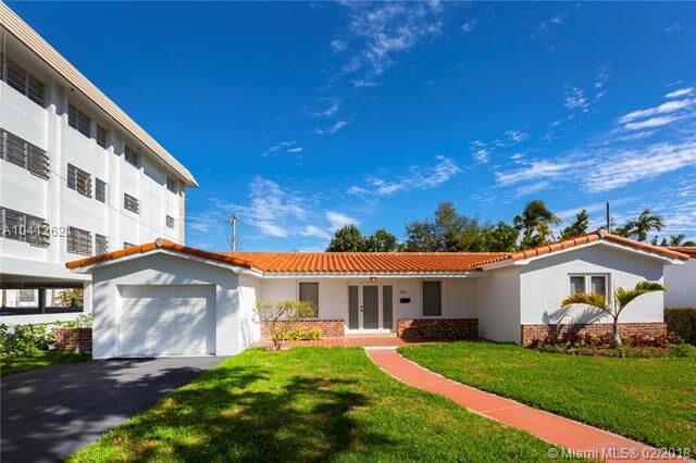 Property Photo:  811 Capri St  FL 33134 