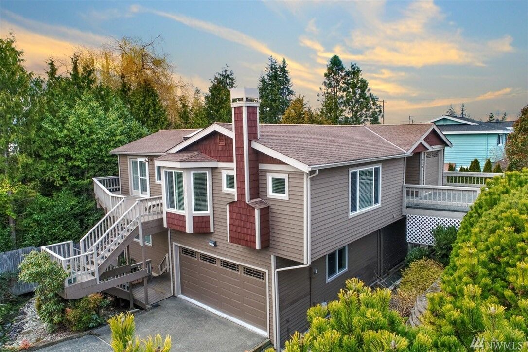 Property Photo: 210 8th Ave S WA 98020
