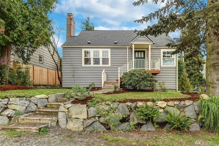 Property Photo:  9000 Phinney Ave N  WA 98103 