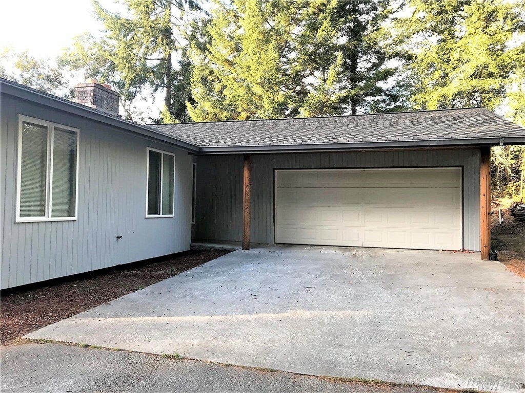 Property Photo:  830 Rimrock Dr NE  WA 98311 