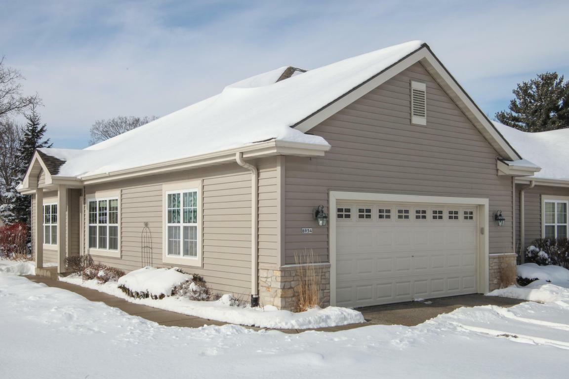 Property Photo: 6954 N Weather Edge Cir WI 53046