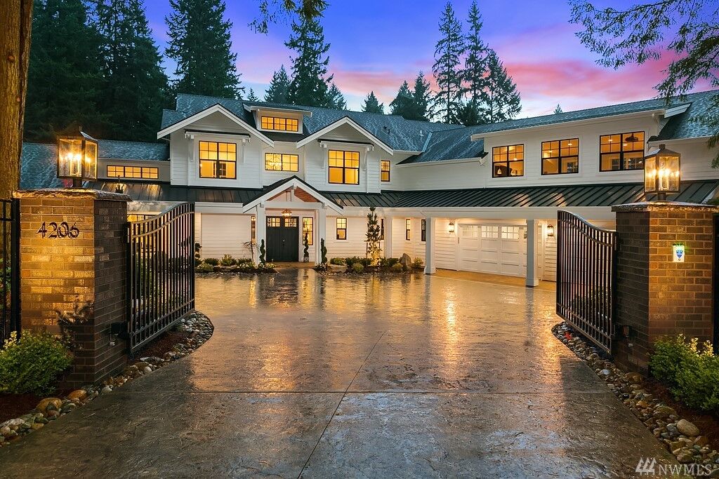 Property Photo: 4206 132nd Avenue NE WA 98005