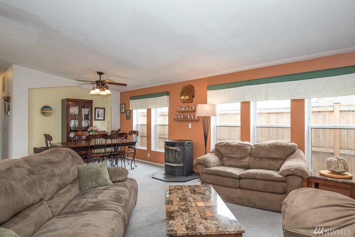 Property Photo: 16320 415th Avenue SE WA 98251