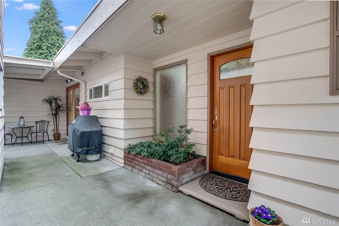 Property Photo: 2545 NE 204th St WA 98155