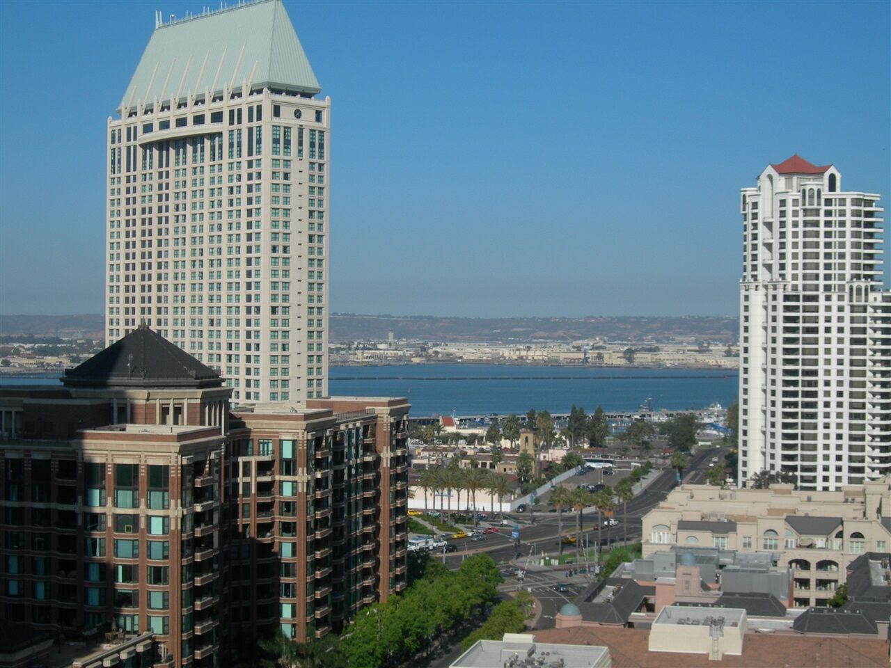 Property Photo:  645 Front Street 1711  CA 92101 