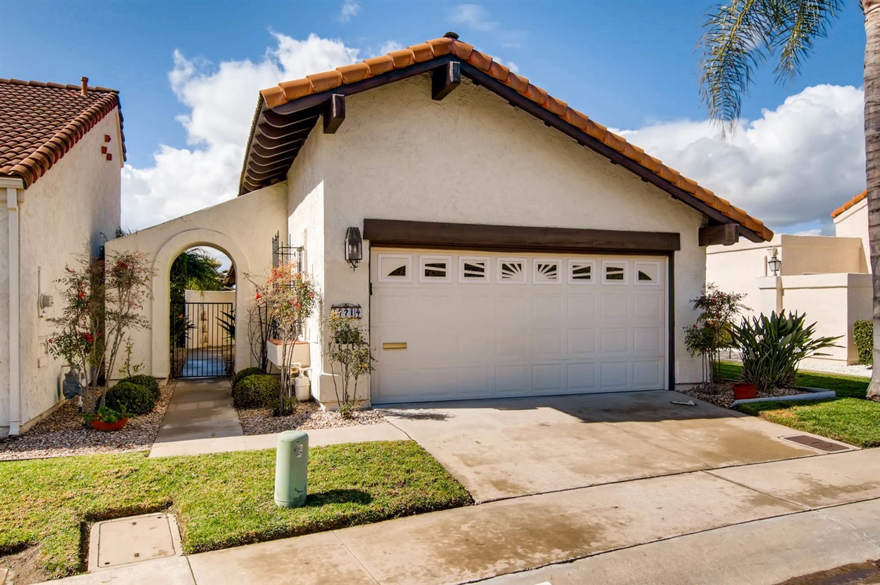 Property Photo: 17714 Plaza Acosta CA 92128