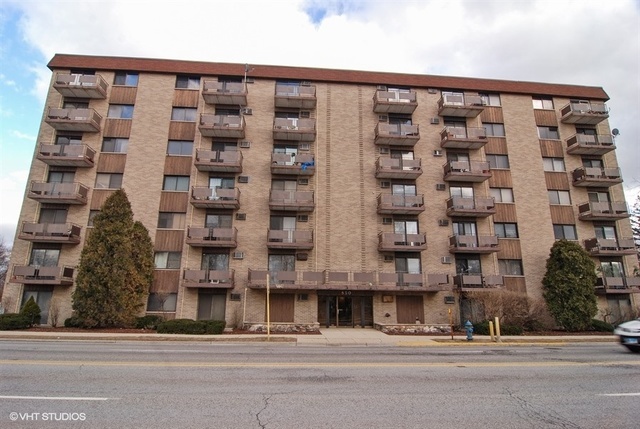 Property Photo:  850 Des Plaines Avenue 101  IL 60130 