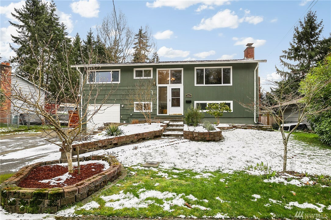 Property Photo:  3802 225th Place SW  WA 98043 