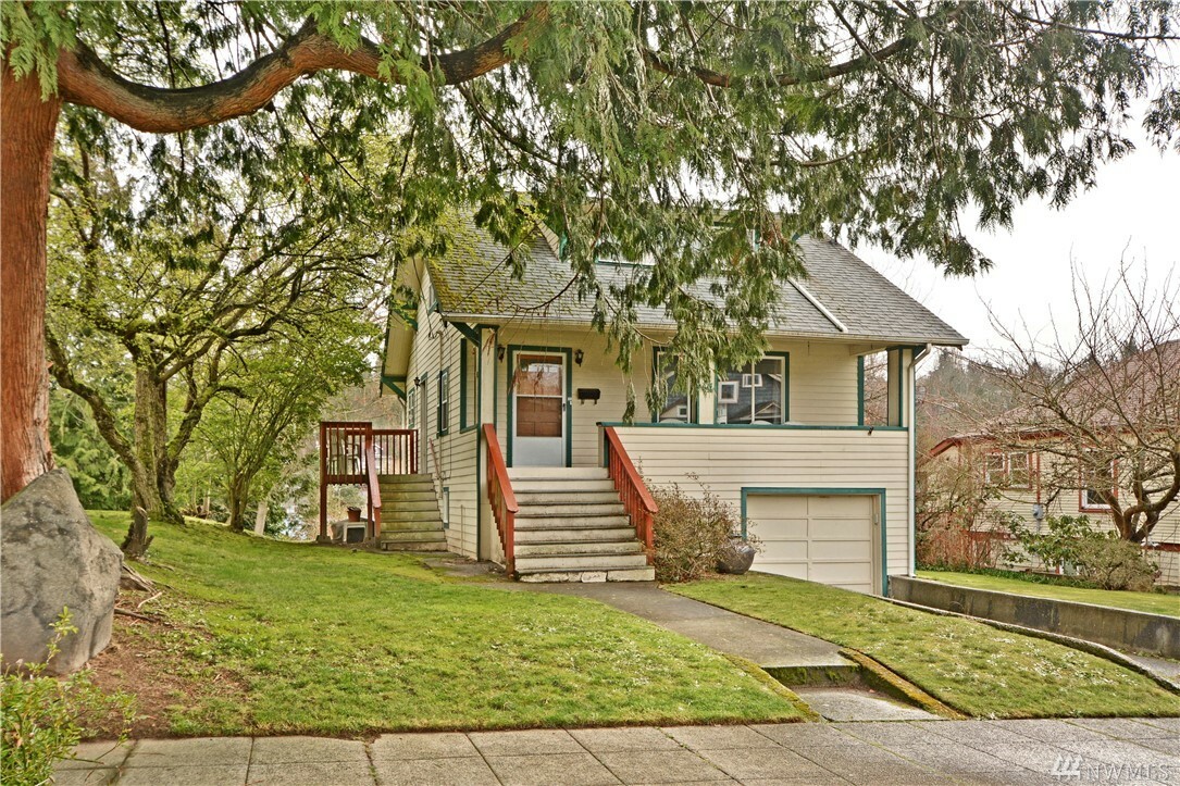 Property Photo:  214 29th Ave E  WA 98112 