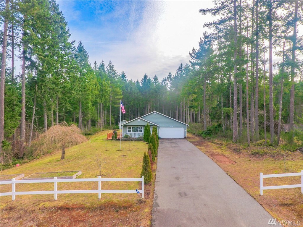 Property Photo:  206 SW Verona Ct  WA 98367 