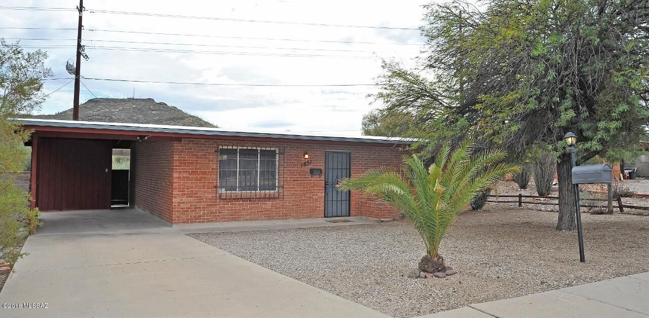 Property Photo: 1851 W Calle Pacifica AZ 85745