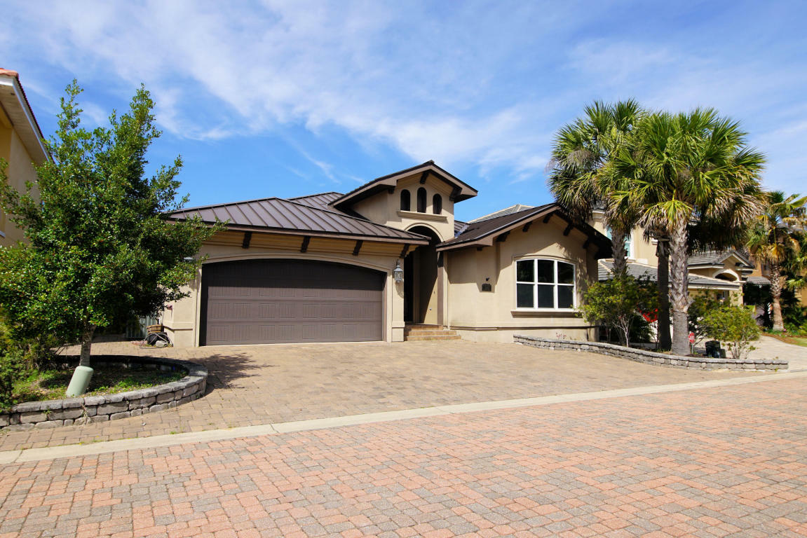 Property Photo: 2569 Cayenne Lane FL 32579