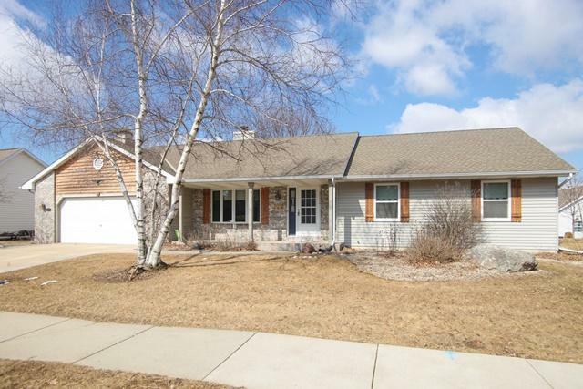 Property Photo: 424 Deer Ridge Dr WI 53095