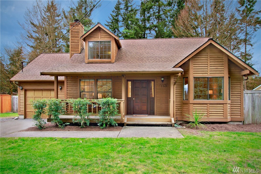 Property Photo:  115 E Jonathan Rd  WA 98012 