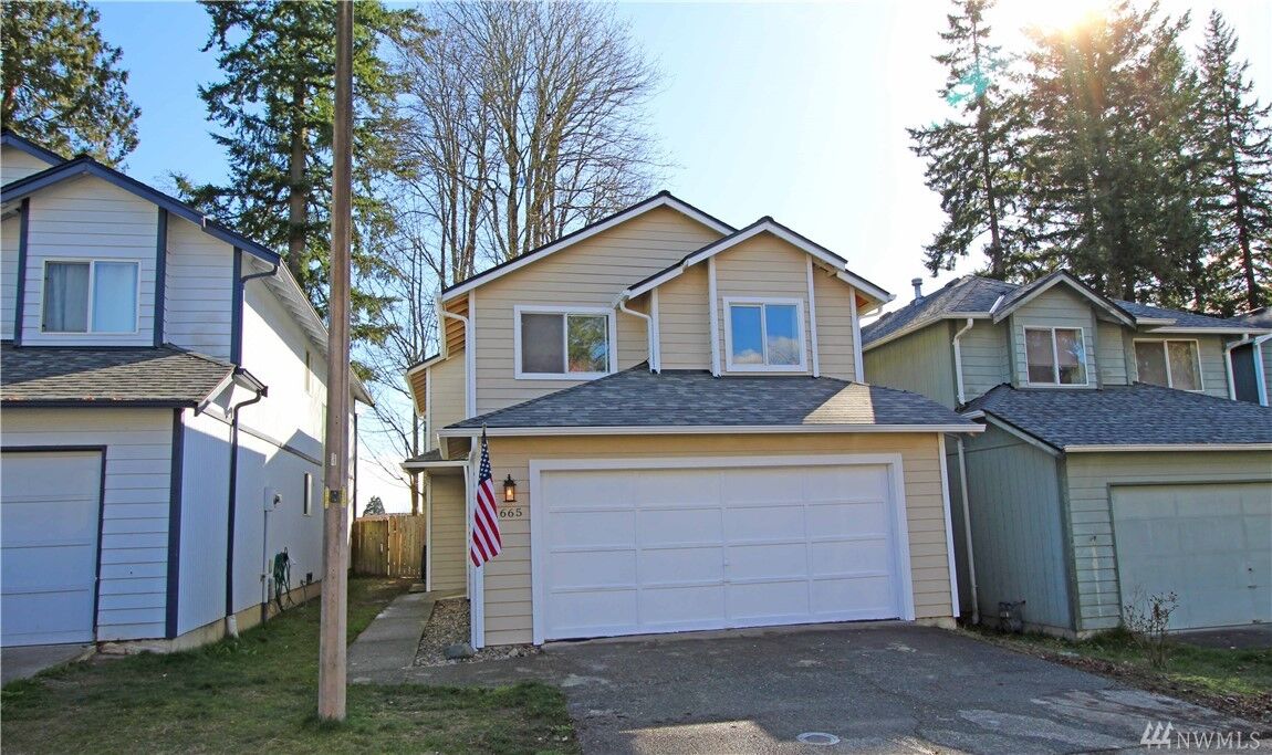 Property Photo:  665 NE Flagstone Lane  WA 98310 