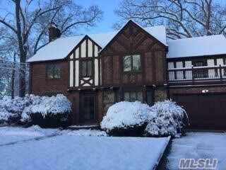 Property Photo:  321 Pennsylvania Avenue  NY 11520 