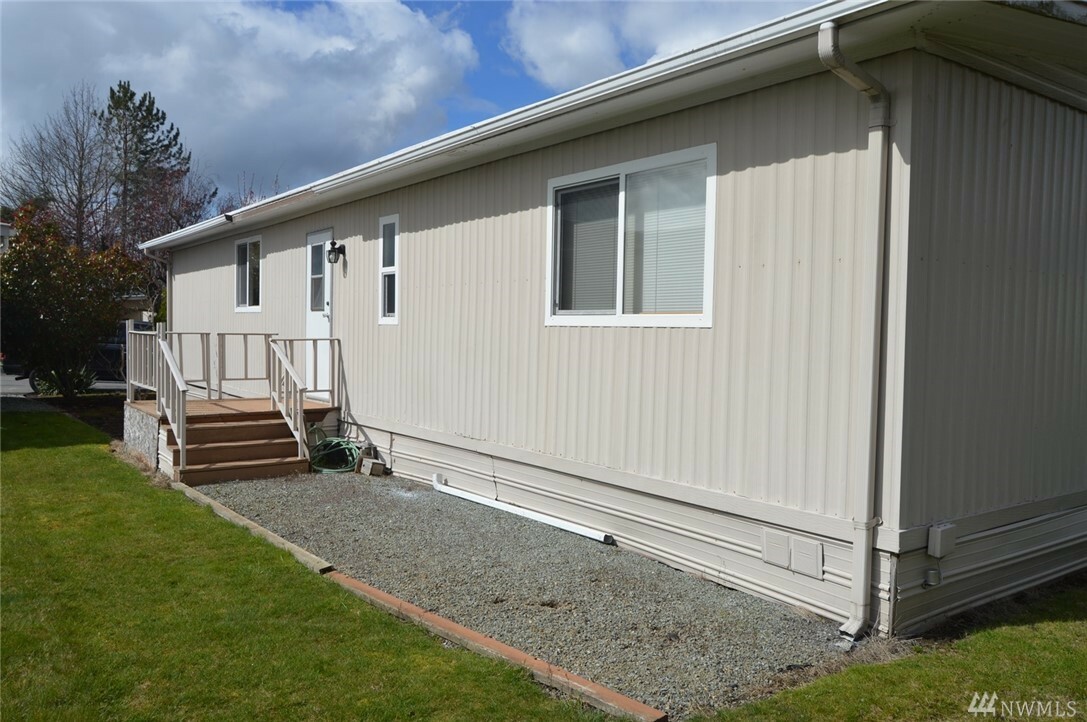 Property Photo:  2600 E Division St 87  WA 98274 