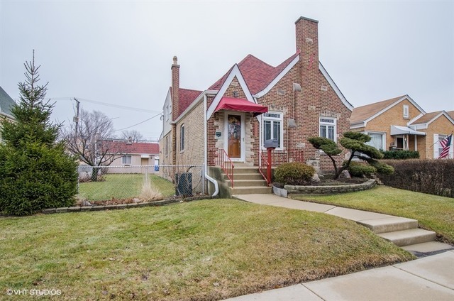 Property Photo:  5925 Nagle Avenue  IL 60646 