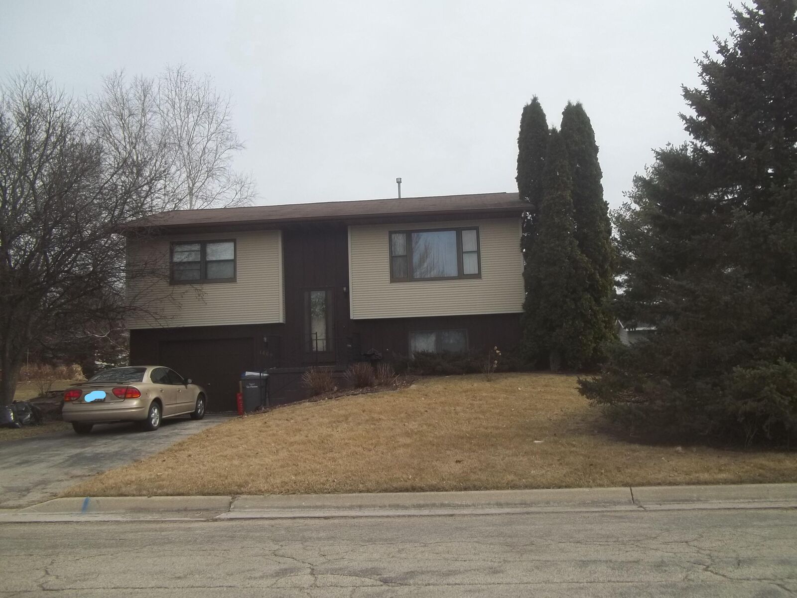 Property Photo:  1609 S 9th St  WI 53094 