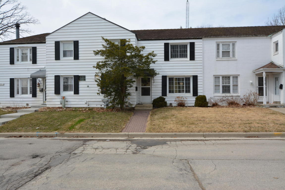 Property Photo: 5921 Dendron Ln WI 53129