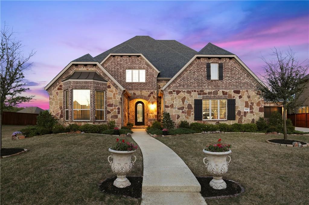 Property Photo: 808 Kimbro Avenue TX 76226