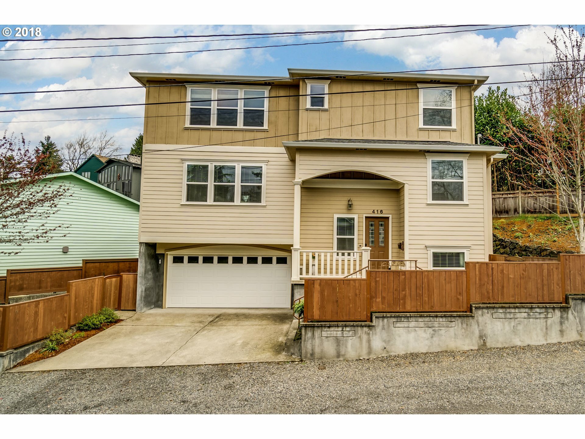 Property Photo: 416 SE 63rd Ave OR 97215