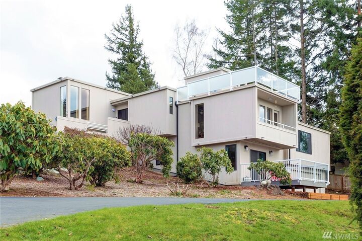 Property Photo:  500 Briar Rd  WA 98225 