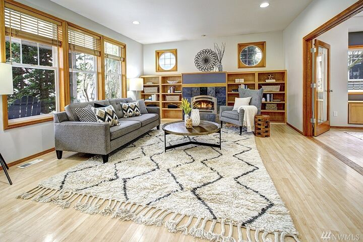 Property Photo:  530 9th Ave  WA 98033 