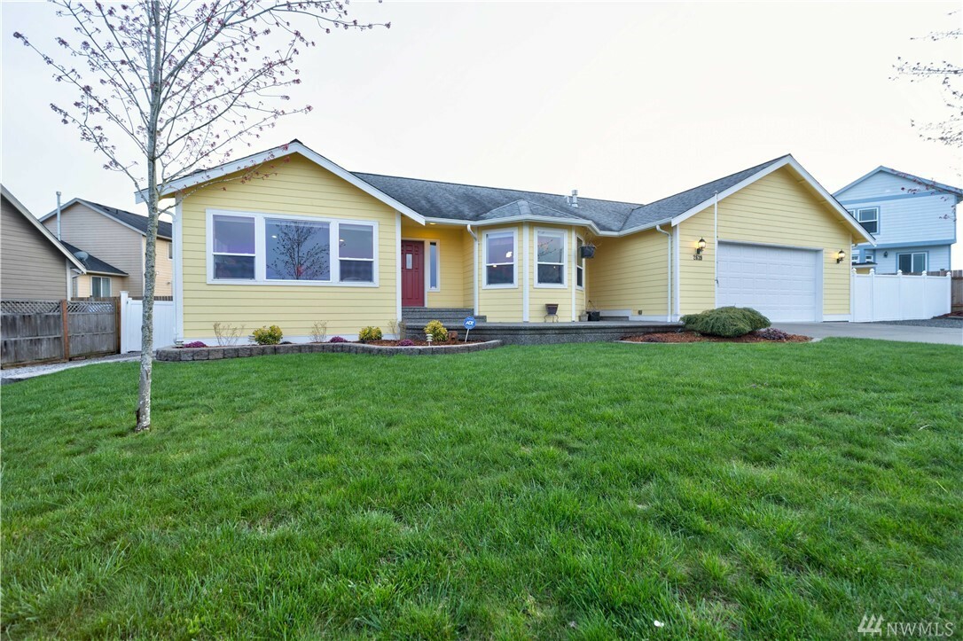 Property Photo:  2639 Pacific Highlands Ave  WA 98248 