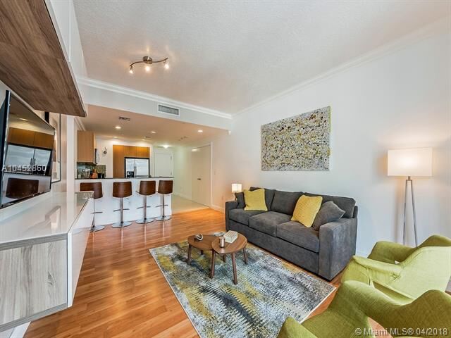 Property Photo:  1060 Brickell Av 1407  FL 33131 