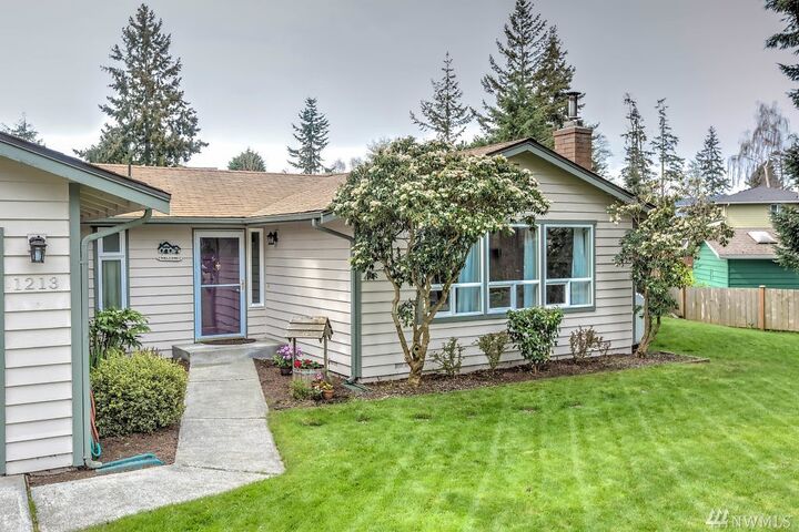 Property Photo:  1213 Independence Ct  WA 98277 