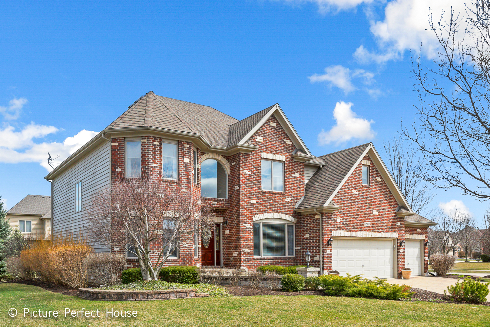 Property Photo: 2803 Lobelia Circle IL 60564