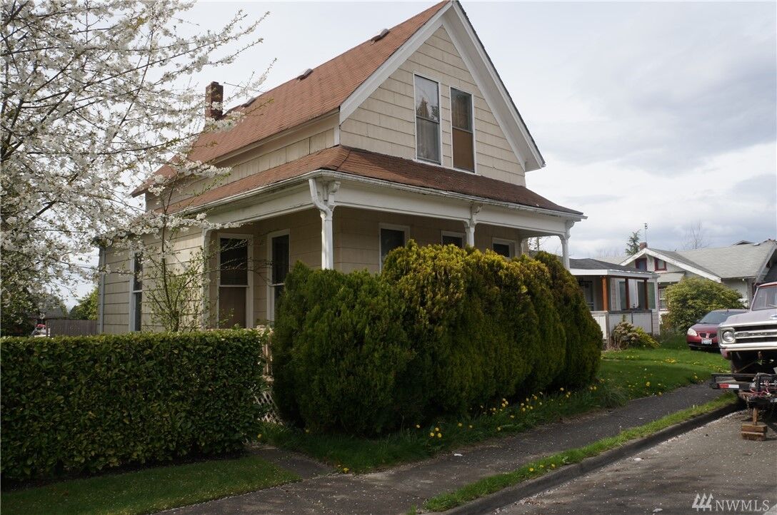 Property Photo:  6320 S Yakima Ave  WA 98408 