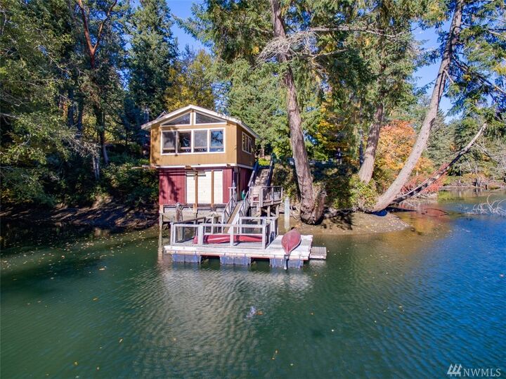 Property Photo:  5845 NE Battle Point Dr  WA 98110 