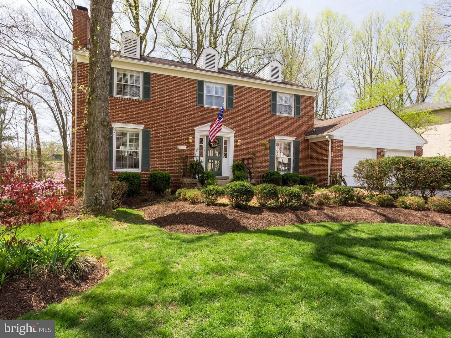 Property Photo: 6515 Sunny Hill Court VA 22101