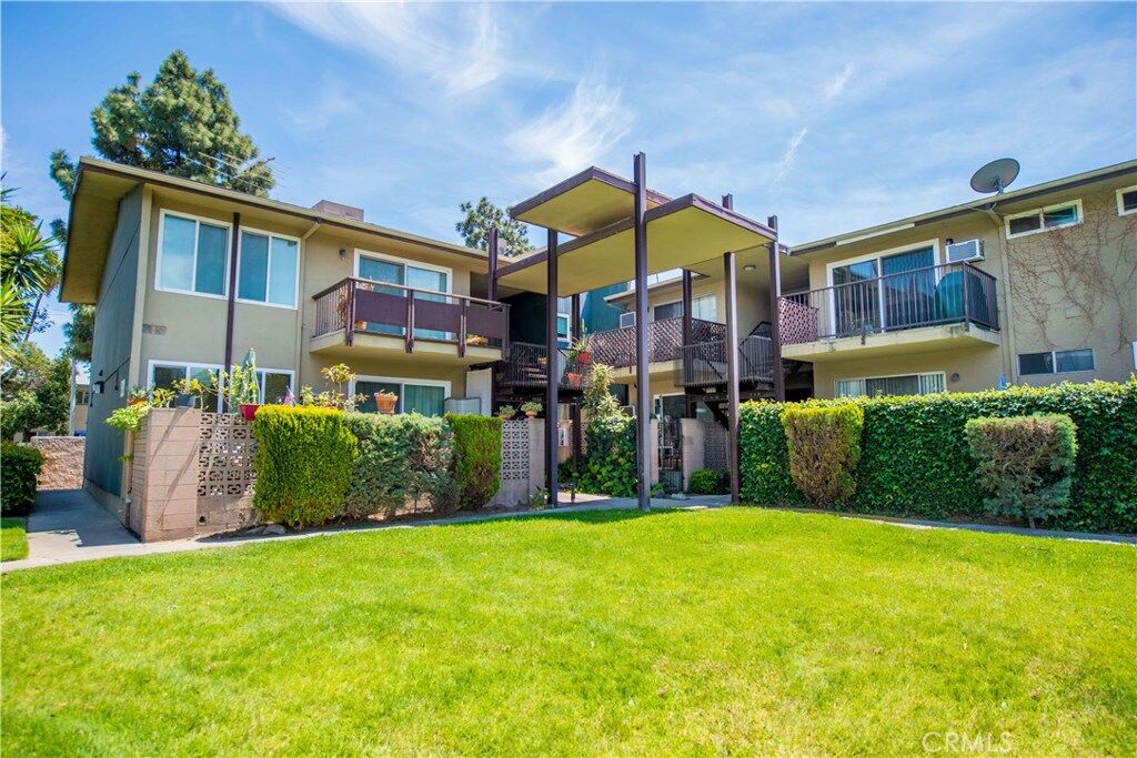 Property Photo:  1850 W Greenleaf Avenue C  CA 92801 