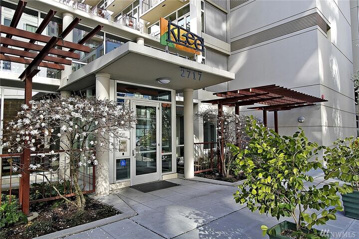 2717 Western Ave 330  Seattle WA 98121 photo