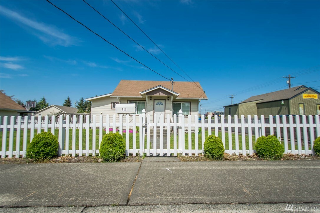 Property Photo:  211 S 80th St  WA 98408 