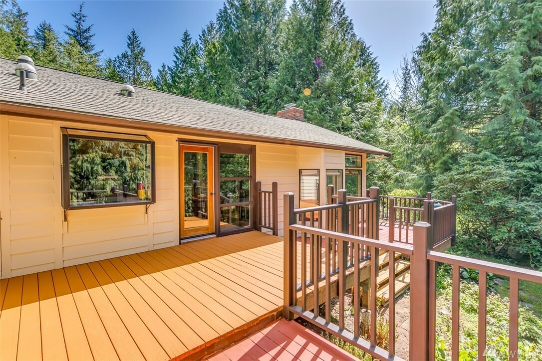 Property Photo:  28881 View Dr NE  WA 98370 