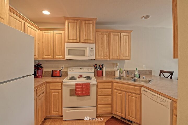 Property Photo: 1316 84th Avenue SE WA 98258