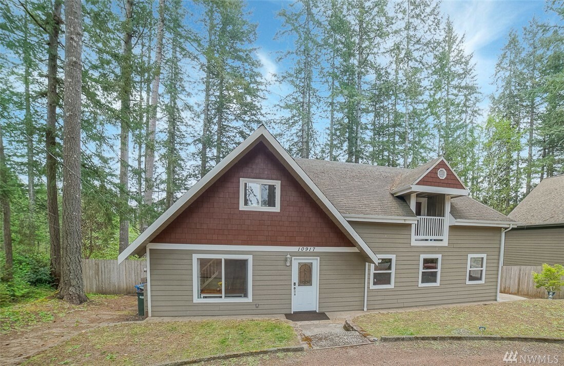 Property Photo: 10917 Minterwood Dr N WA 98329