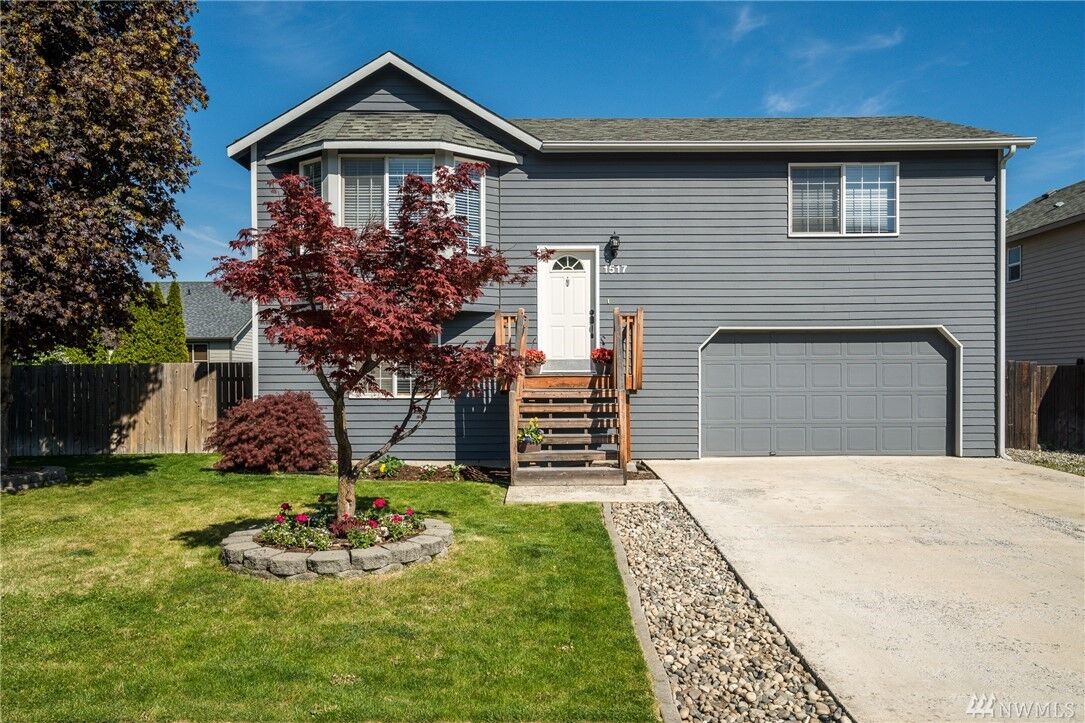 Property Photo:  1517 Angela St  WA 98801 